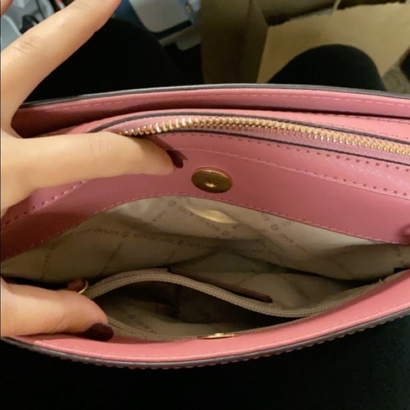 Michael kors cross body - Picture 5 of 6